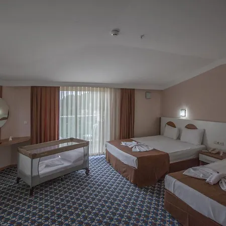 Monna Roza Garden 4* 凯梅尔