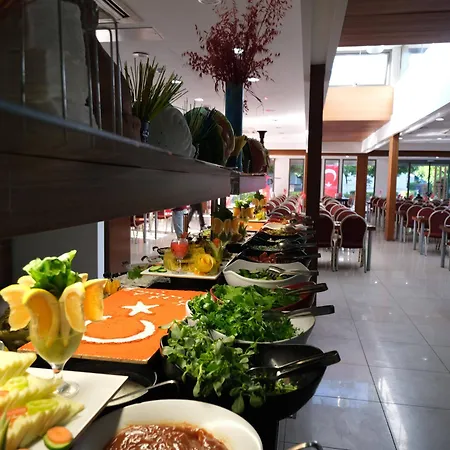 Monna Roza Garden 4* 凯梅尔